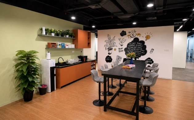 THE DINING LOUNGE