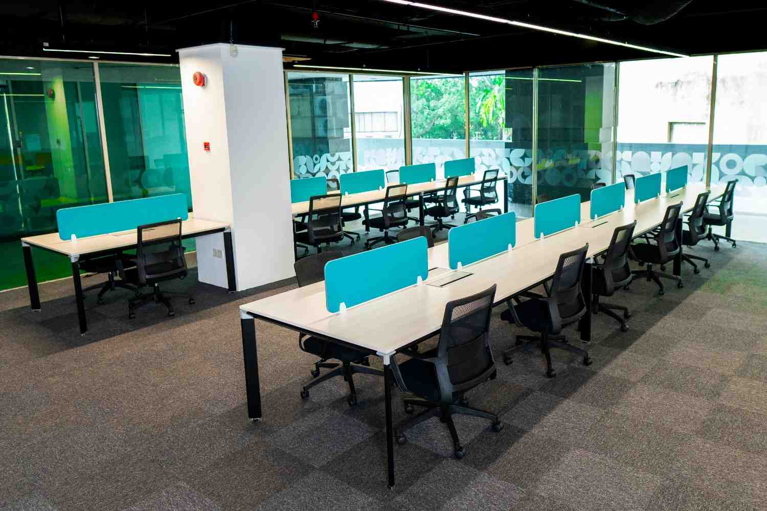 Hot Desk - Flexible Workspace Access.
